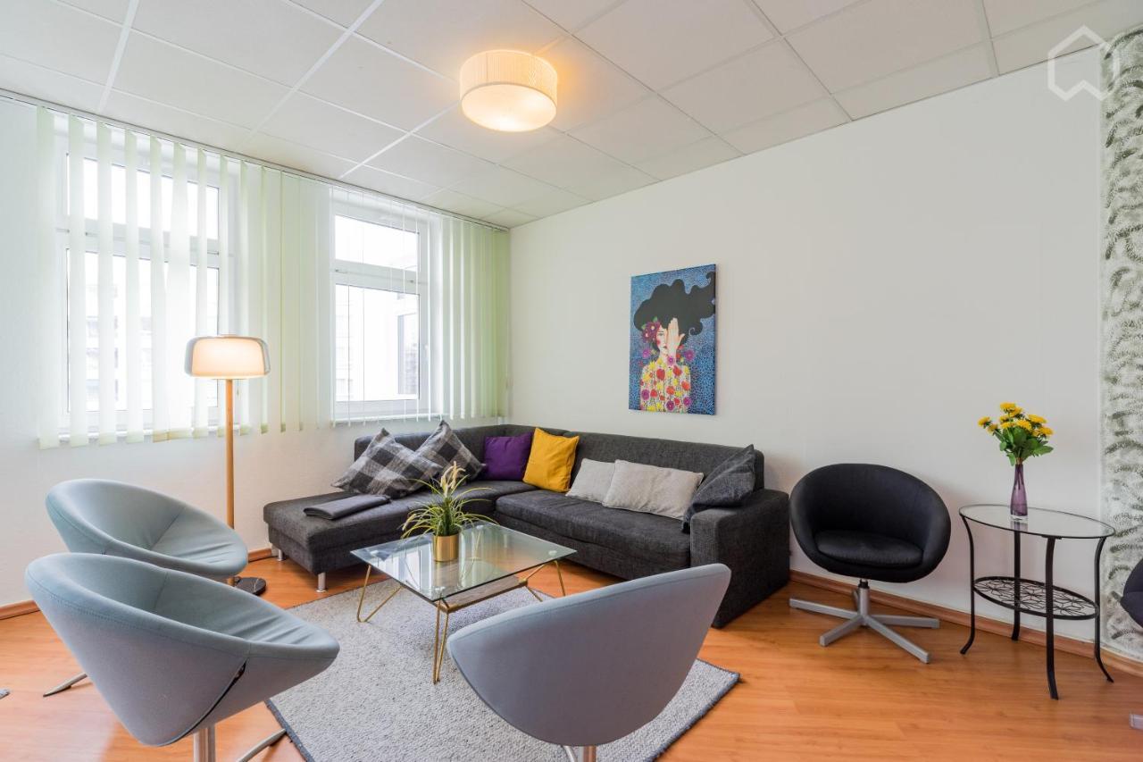 Spacious And Modern Furnished For 10 Guests Berlin